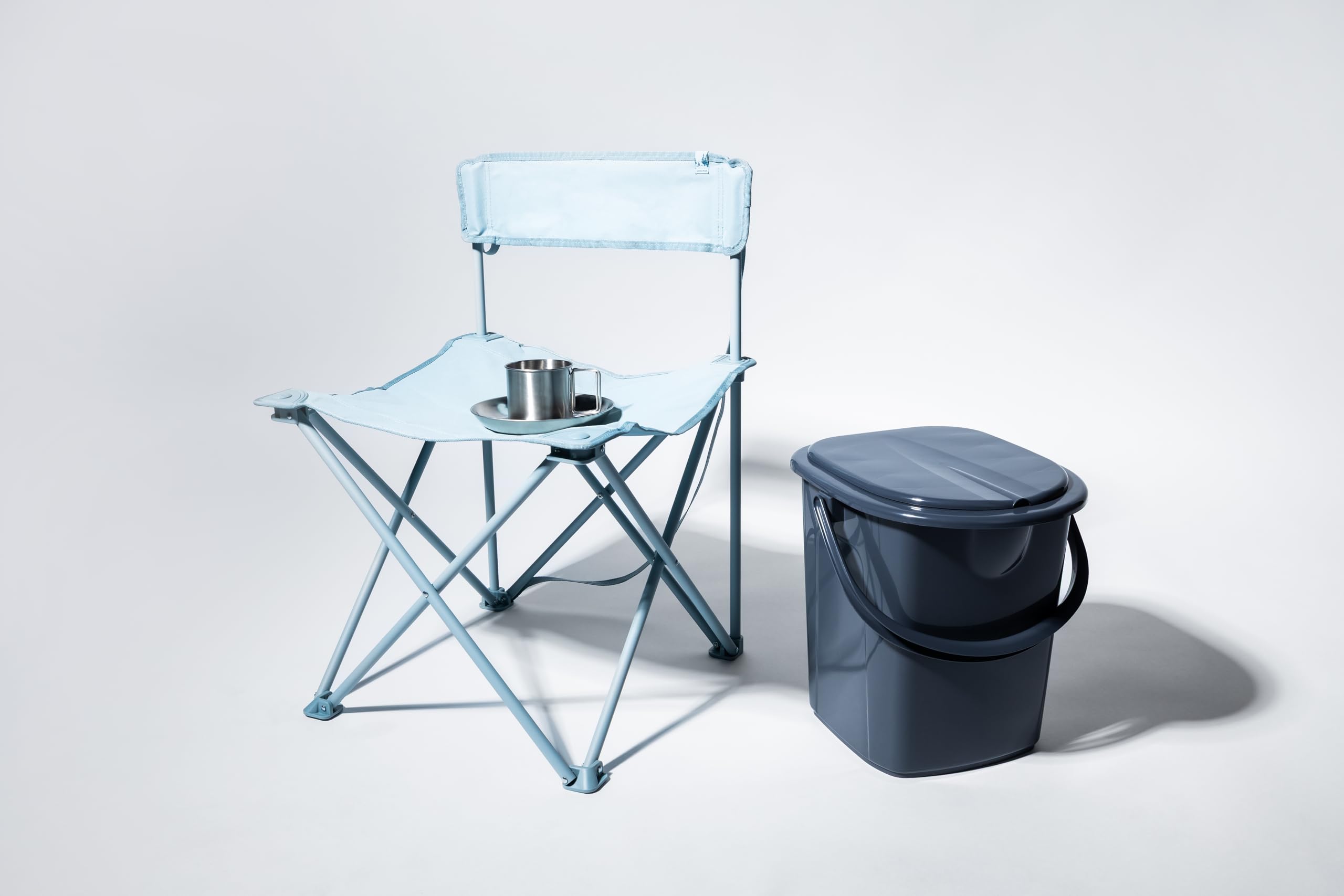 BranQ - Home essential, Wykonana w 100% z materiału pochodzącego z recyklingu, ekologiczna, przenośna toaleta kempingowa 22 l o maks. nośności do 120 kg, ekologiczna, szara