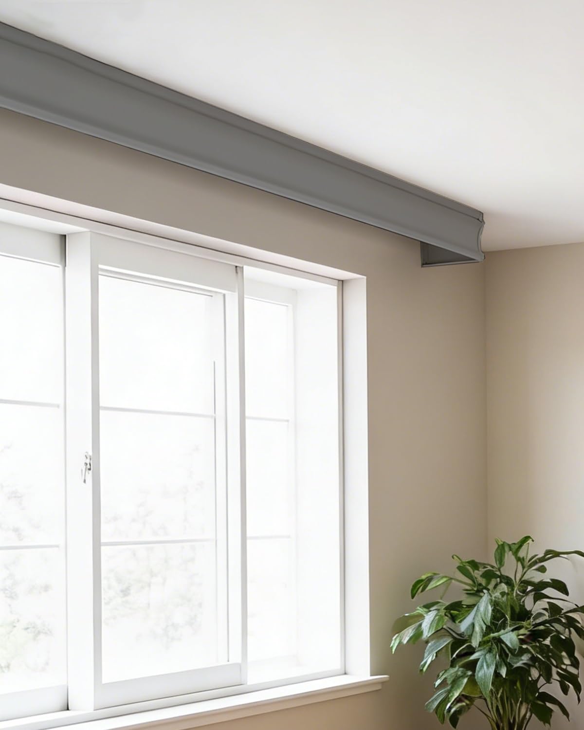 Corniche grise moderne pour salon et chambre : le caisson de rideau double rail chic