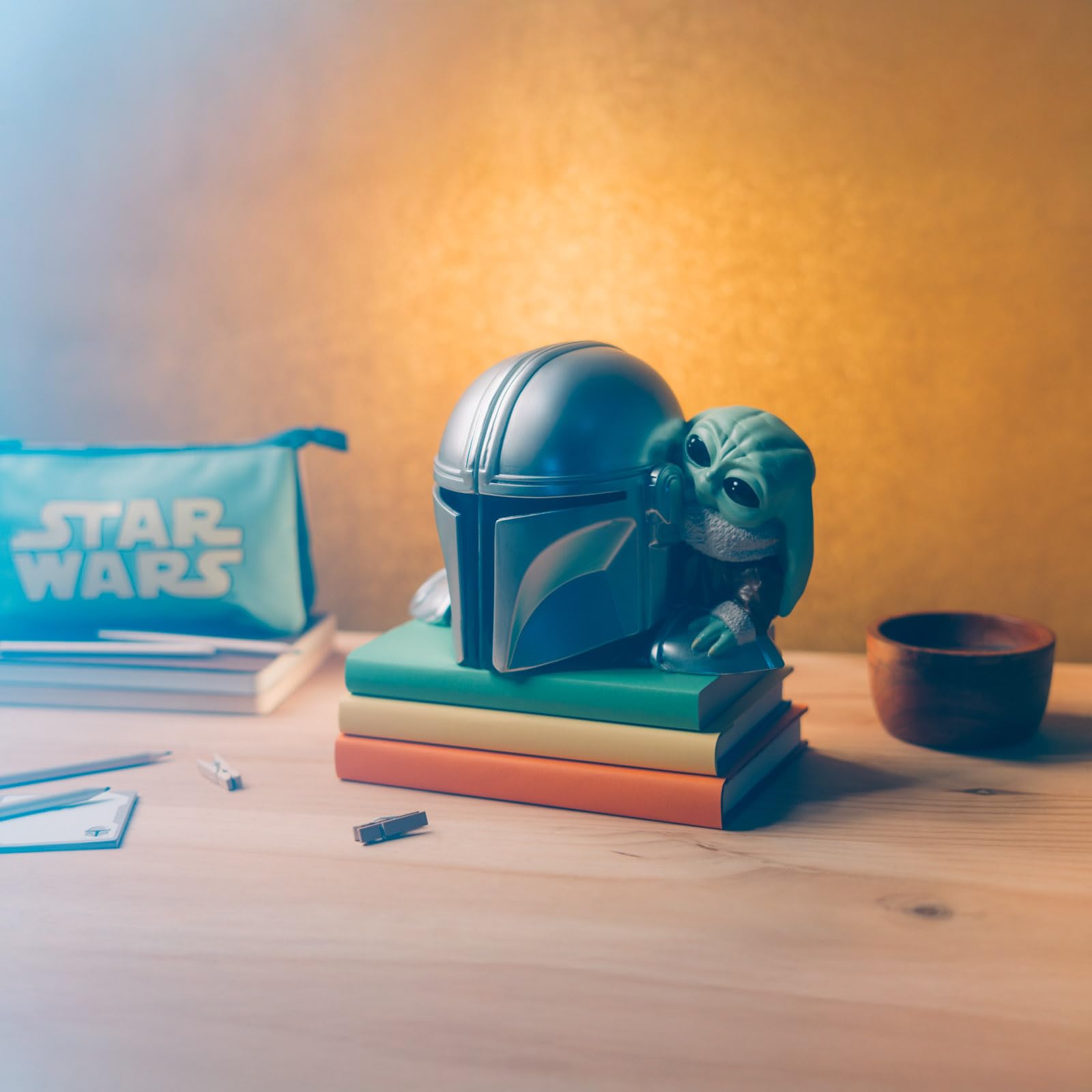 Grupo Erik Star Wars Mandalorian Grogu Baby Yoda Buchstütze Buchständer | Book Nook Kinder und Erwachsene ca. 12,3 x 15,4 x 14,9 cm Offizieller Star Wars Figur Merch Geschenke