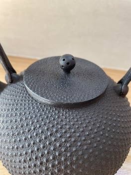 鈴木盛久工房　霰紋丸型鉄瓶　南部鉄器 鈴木盛久工房｜霰紋玉形鉄瓶［南部鉄瓶・伝統的工芸品