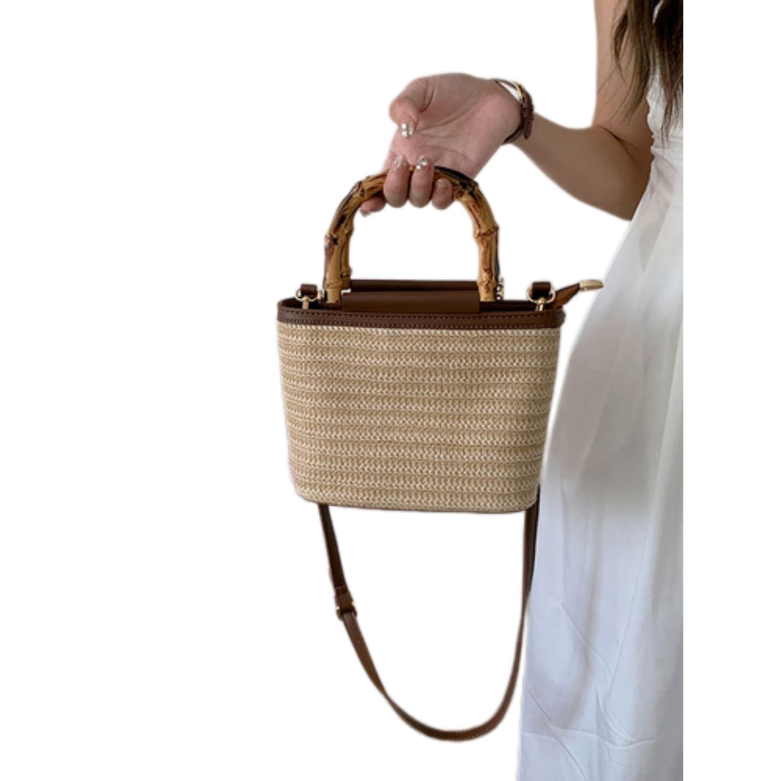 Sac de voyage en paille kaki idéal pour vos journées à la plage et sorties d'été