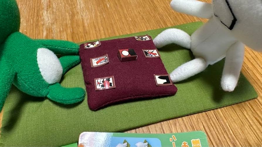 Amazon.co.jp: どこでもいっしょ 花札勝負シーンぬいぐるみ トロ