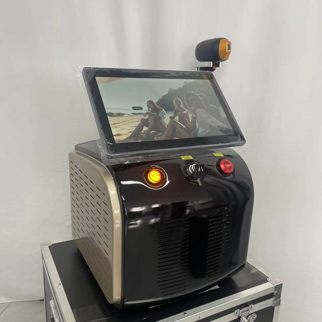 Profesjonalny 808nm diodowy laserowy depilator 3 długości fali lodu tytanu nieinwazyjny depilator laserowy wysokiej mocy 3500W