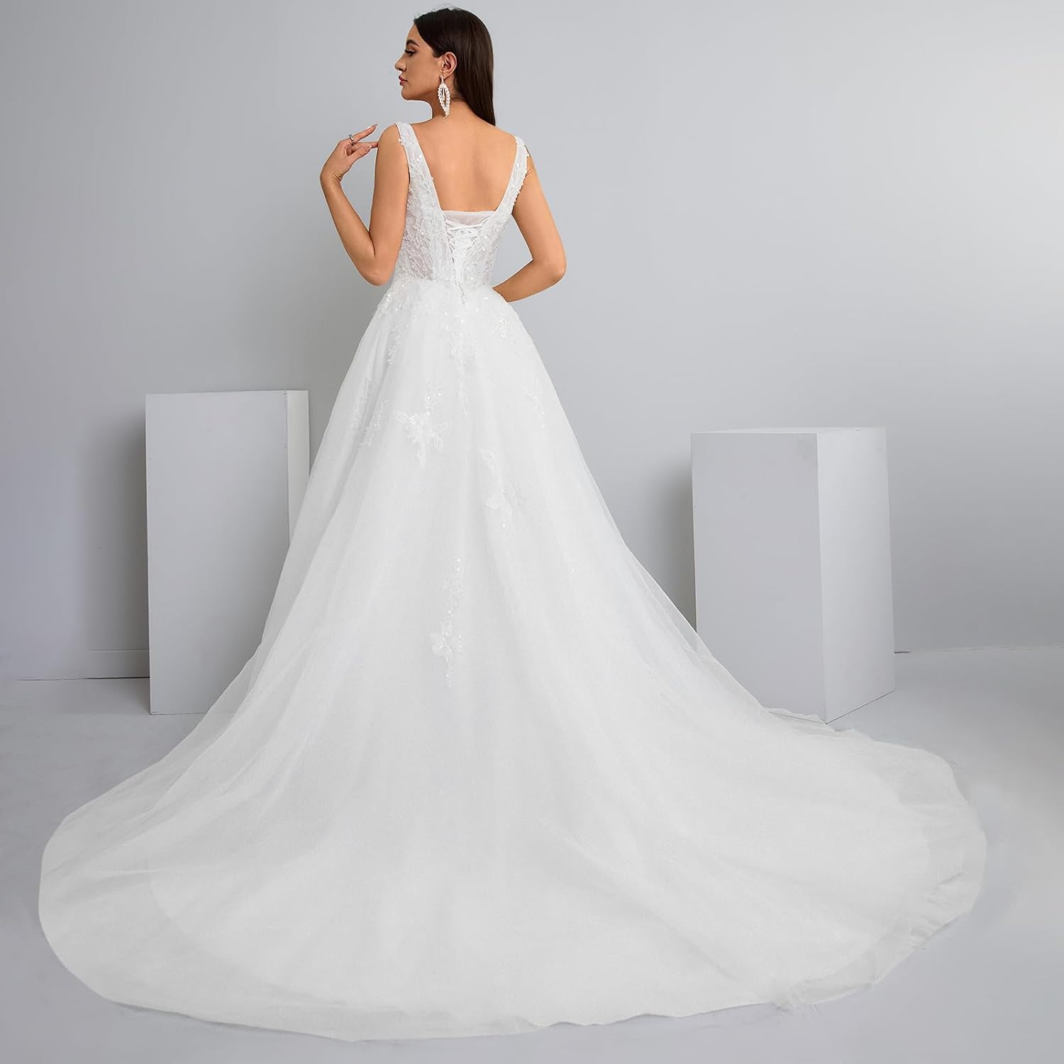Women's V-Neck Lace Wedding Dress Sleeveless A-Line Bridal Gown with Train