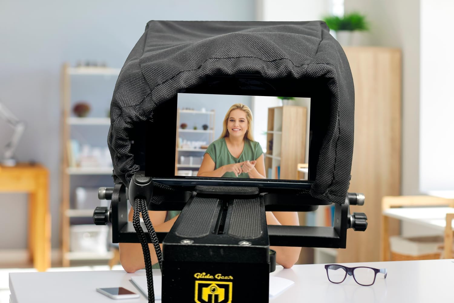 Glide Gear TMP 50 Teleprompter – For Smartphones – Carry Case, No Assembly