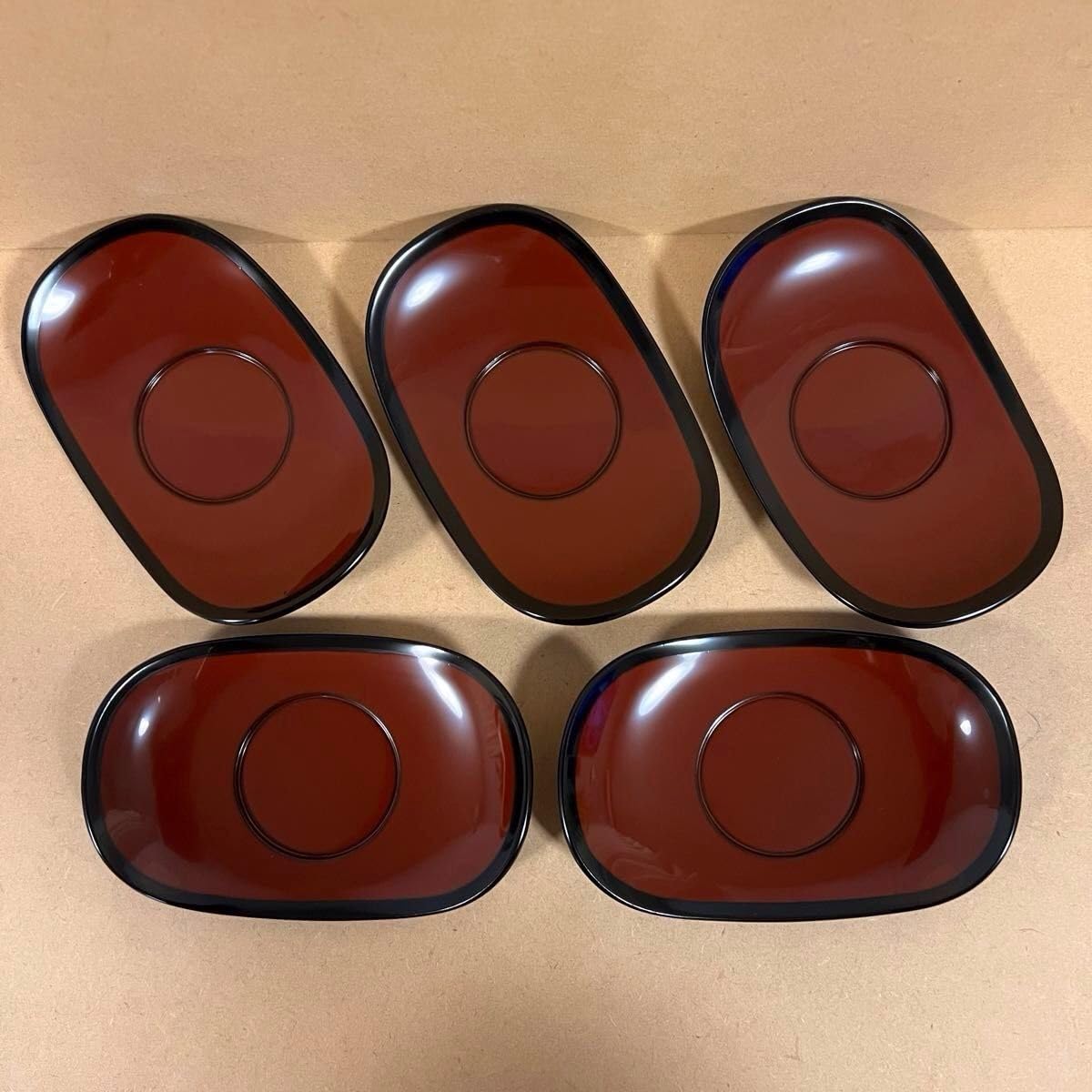 【新品】輪島塗 尚古堂謹製 茶托 5客セット 共箱・布付き 伝統 Amazon.co.jp: 輪島塗 謹製 布着本堅地 茶托 5客 共箱 湯呑5客付