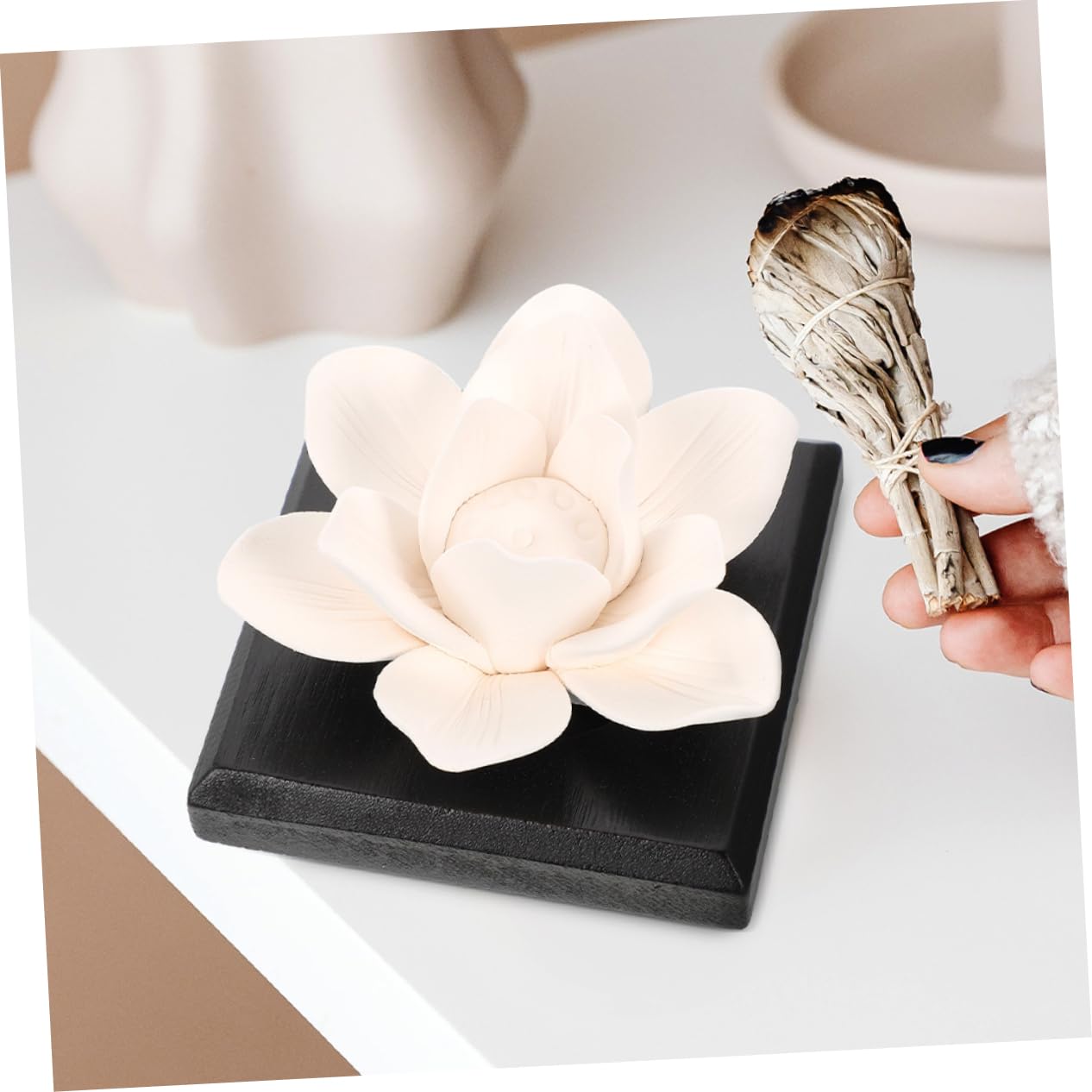 LIFKOME Diffusore Passivo di Oli Essenziali per Auto in Ceramica e Gesso, 2 Pezzi, Mini Profumatore Affidabile per Aromaterapia in Spazi Piccoli e Soggiorno