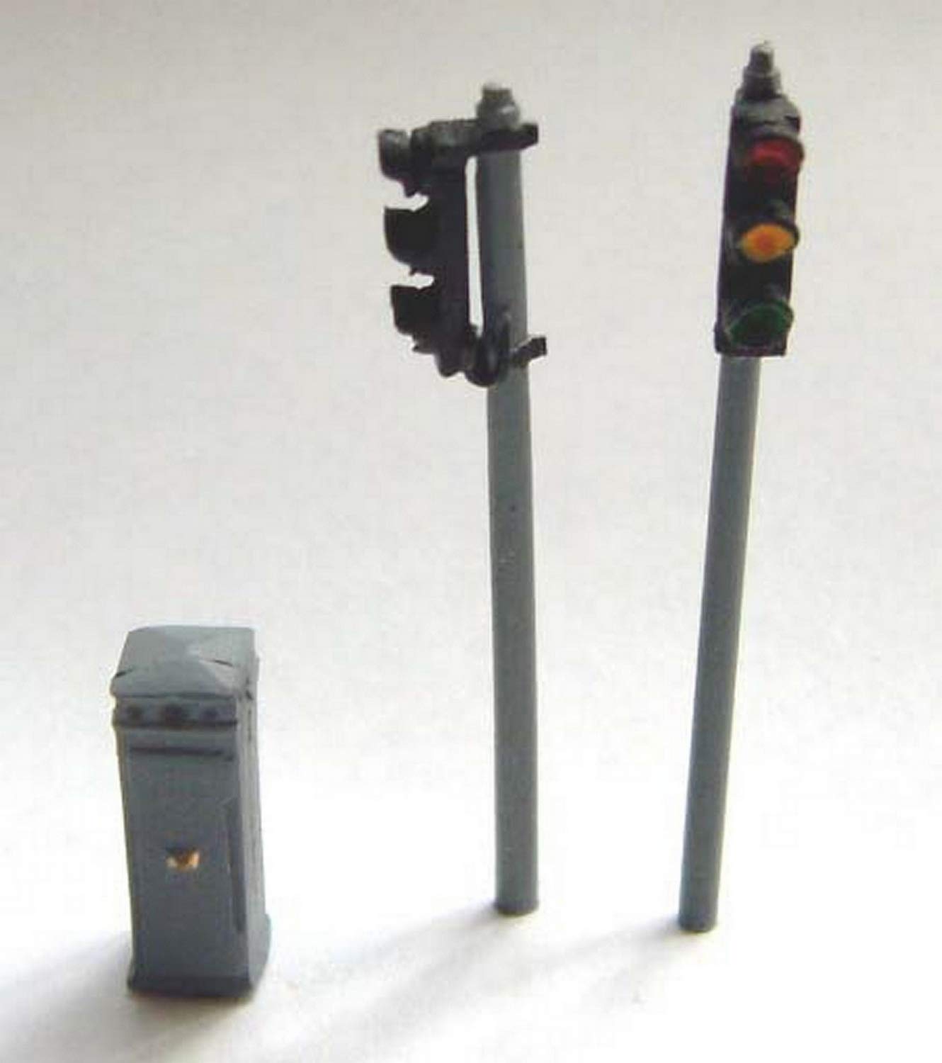 Langley Models Single Traffic Lights + Control Box OO Scale Model PAINTED F28p
