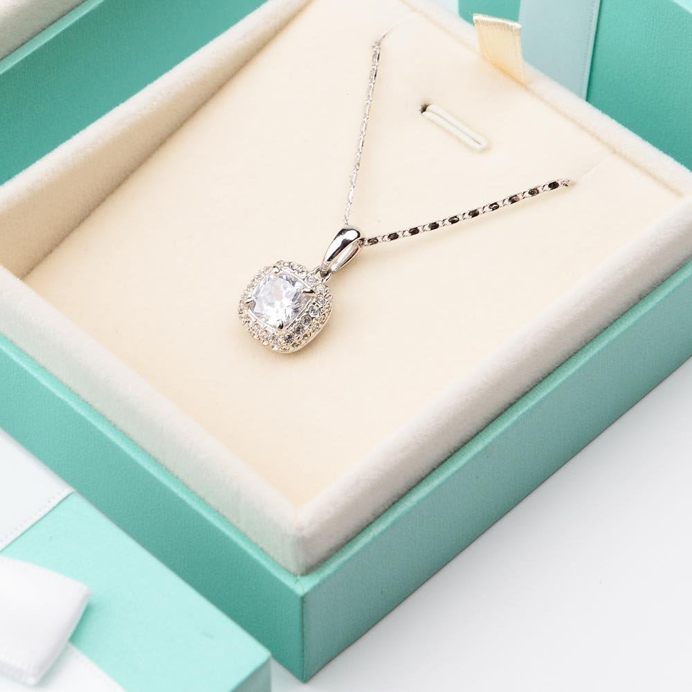 Oir Veet Pendant Nelace Box Long Chain Display Case