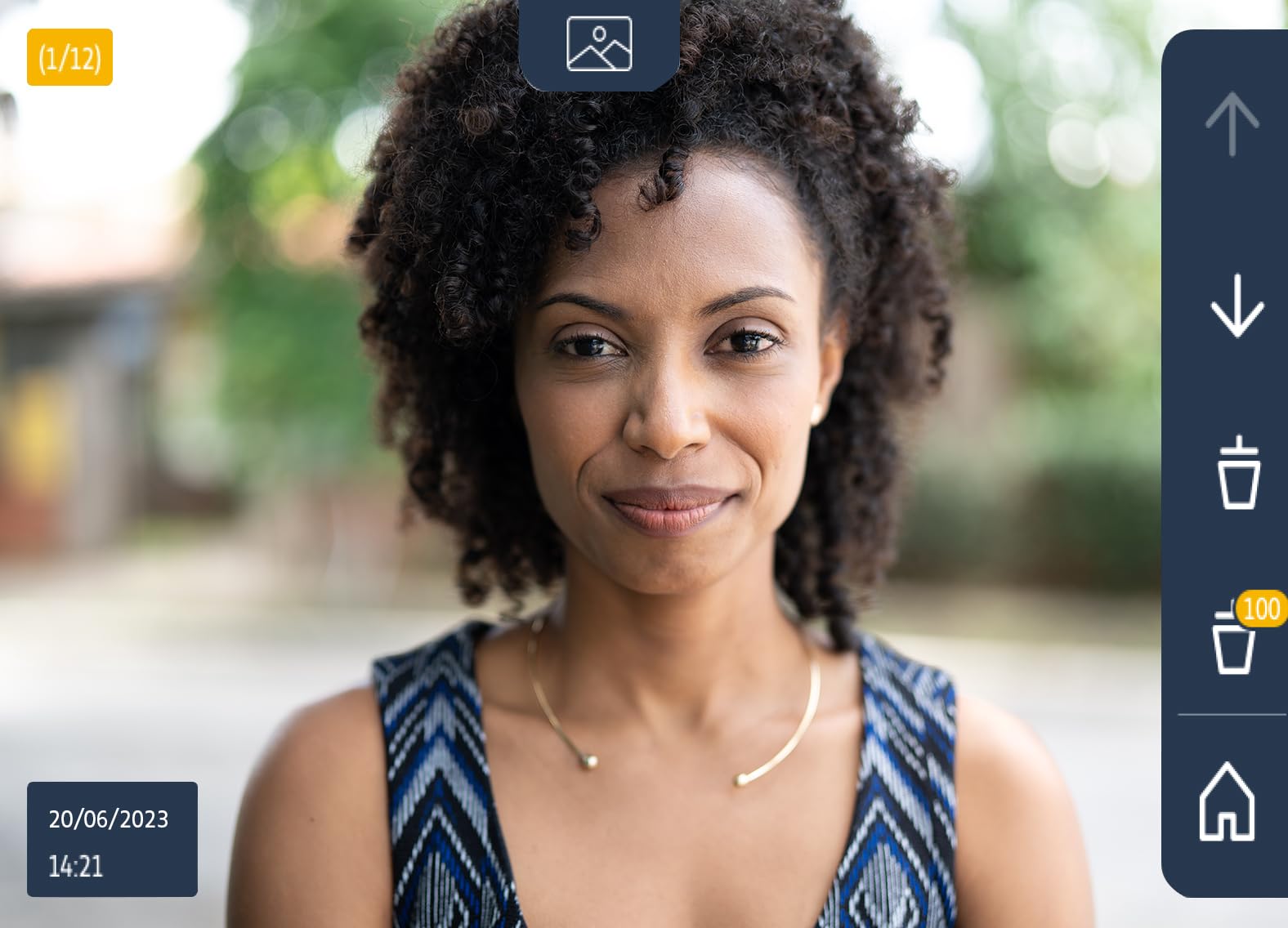 Somfy 1871229 – Videocitofono V350 Connect | Citofono connesso | Schermo da 7 pollici | Visione notturna | Gestione delle visite remote tramite l'app Protect | Controllo fino a 5 apparecchiature