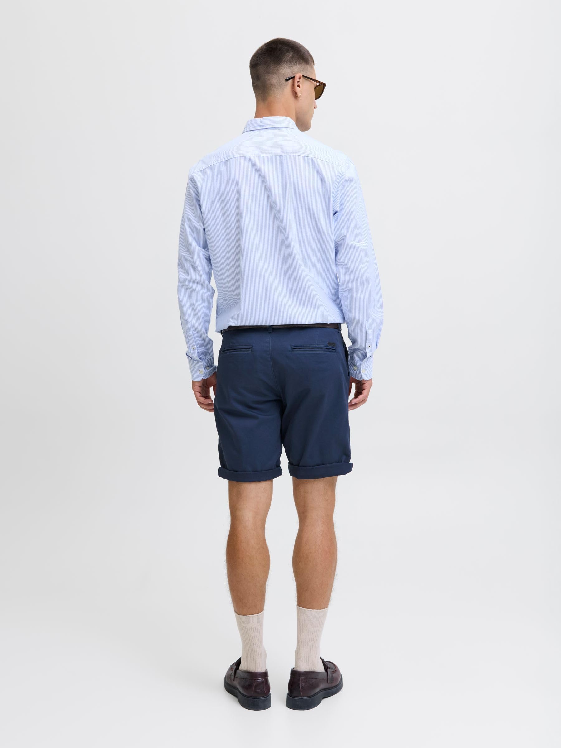 Besuche den JACK & JONES- JACK & JONES Male Chino Shorts Regular Fit Chino Shorts in use