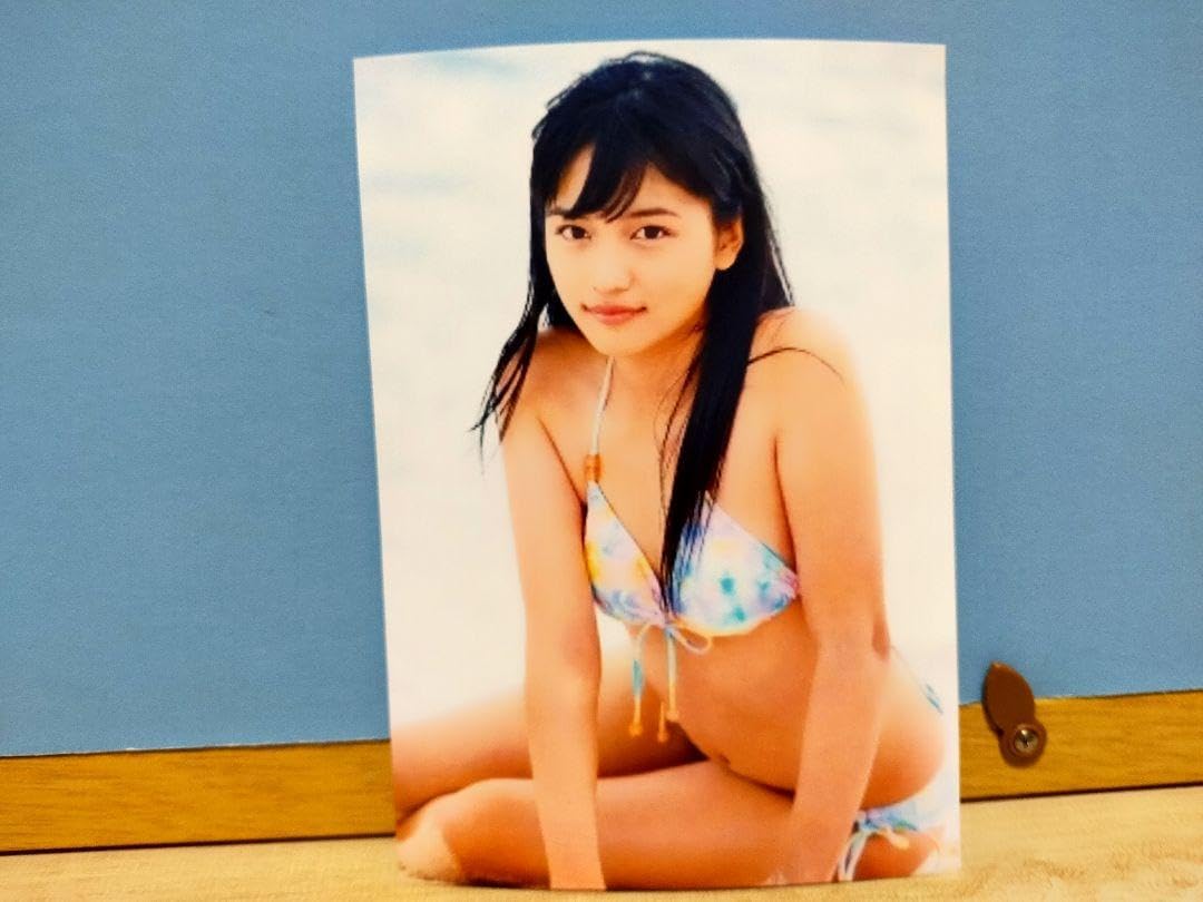 【送料無料】川口春奈さん掲載ページ（約A3サイズ）#4225 Amazon.co.jp: 川口春奈 フォト＆スタイルブック「I AMU HARUNA