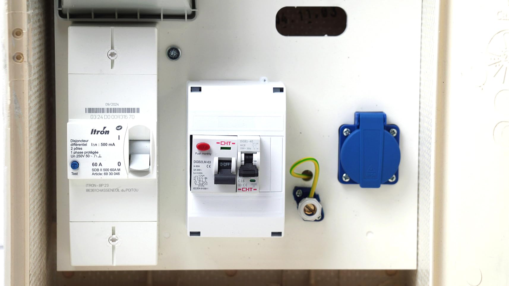 Carré Rouge - Coffret Compteur de Chantier Monophasé 30/45/60A, 12KVA, Pack Complet 3m - Compatible Raccordement ENEDIS, Fabrication Française - 49 x 35 x 20 cm