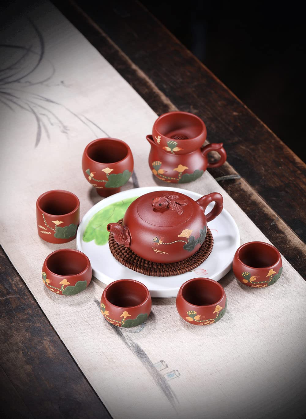 Chiński zestaw do herbaty Yixing Zisha, ceramiczny fioletowy zestaw do herbaty, czajniczek do herbaty z reliefem ryby lotosu z filiżankami do herbaty, dzbankiem do herbaty, czarką do herbaty, filtre