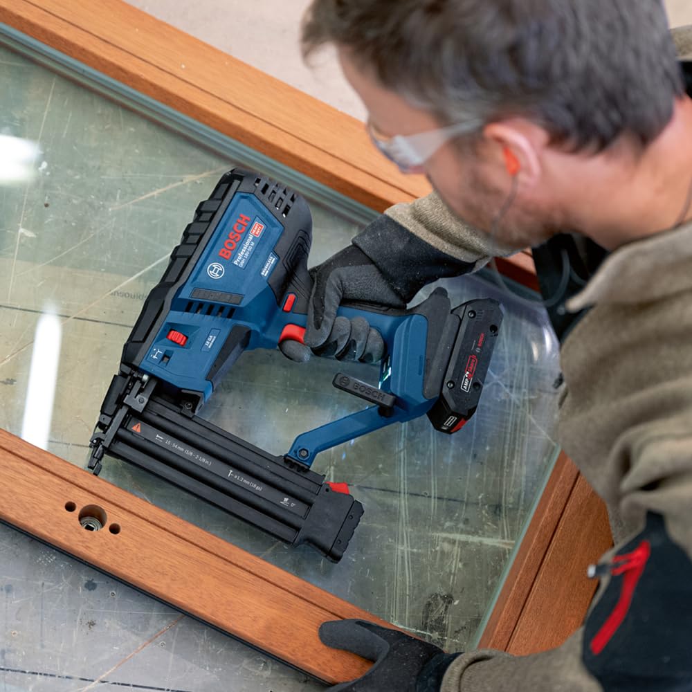 Bosch Professional GNH 18V-50 M Akku Holznagler 18V System 16-54 mm 18 ga