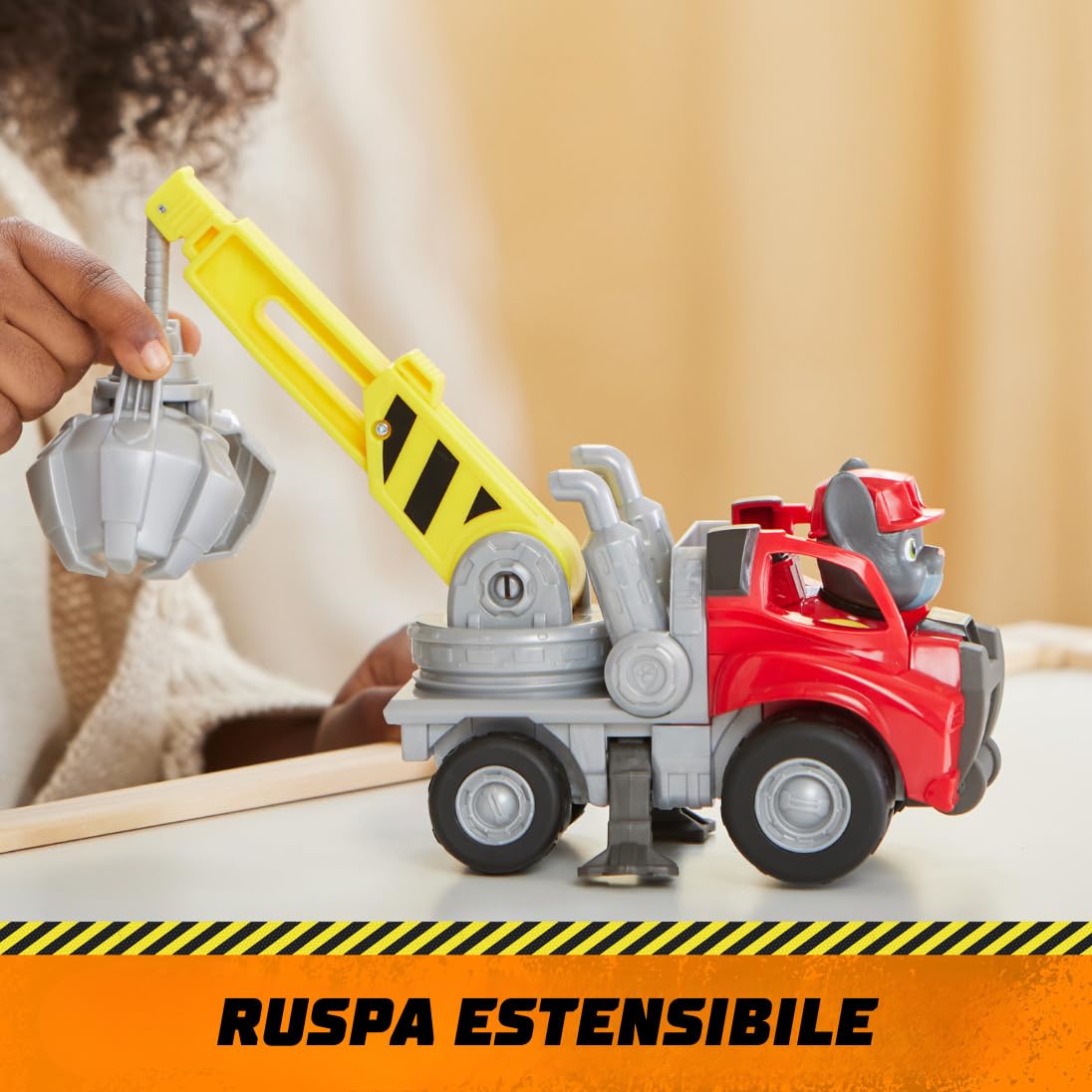 Rubble & Crew, Veicolo da lavoro di Charger, Ruspa con artiglio e parti mobili e personaggio da collezione, giocattoli per bambini dai 3 anni in su