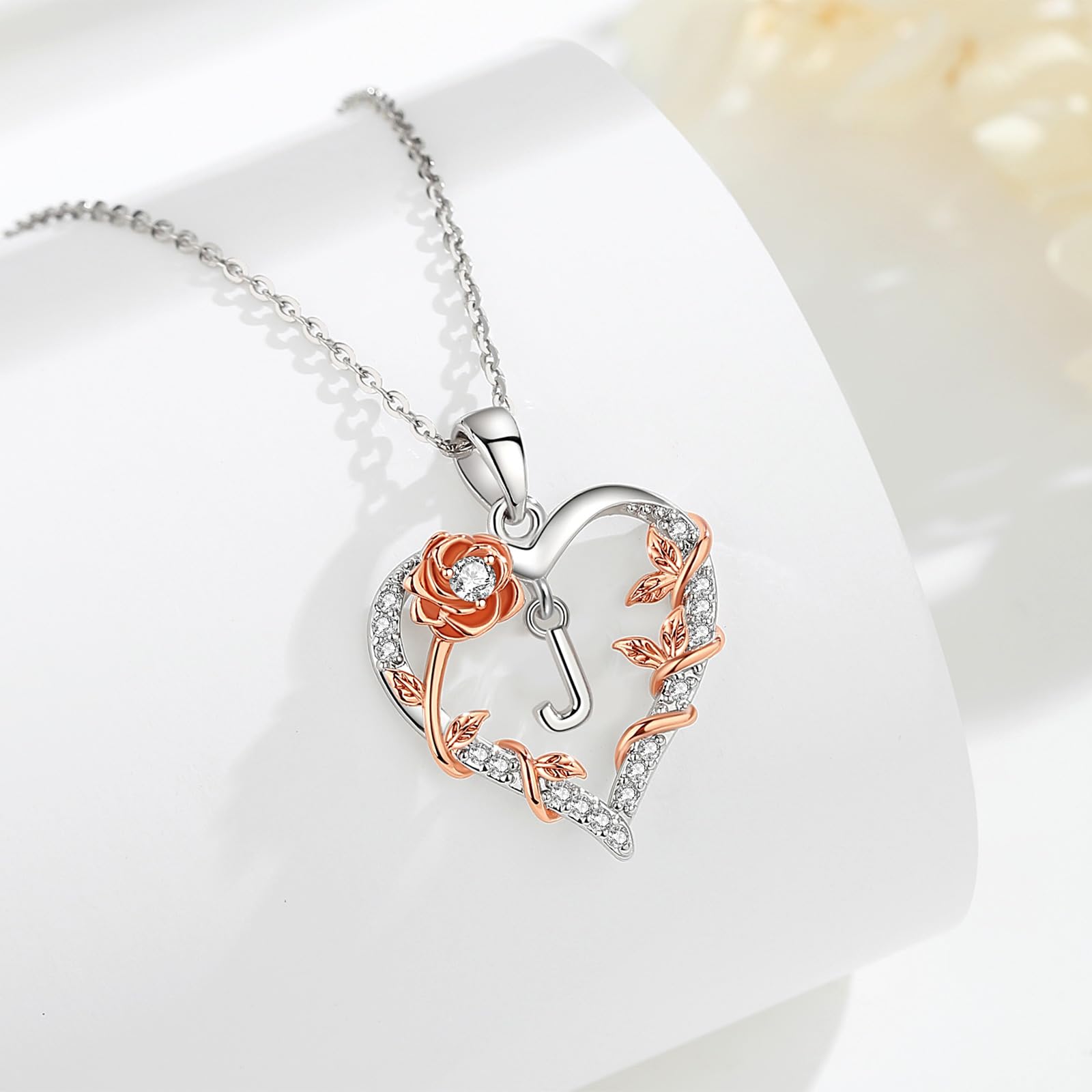 EUDORA Harmony Ball Collana con iniziali a Cuore Rosa per Donne, Lettera dalla A alla Z Collane con Iniziali dell'Alfabeto in Rame Placcato in Rodio Iniziali con Ciondolo Regali di Gioielli, 18"