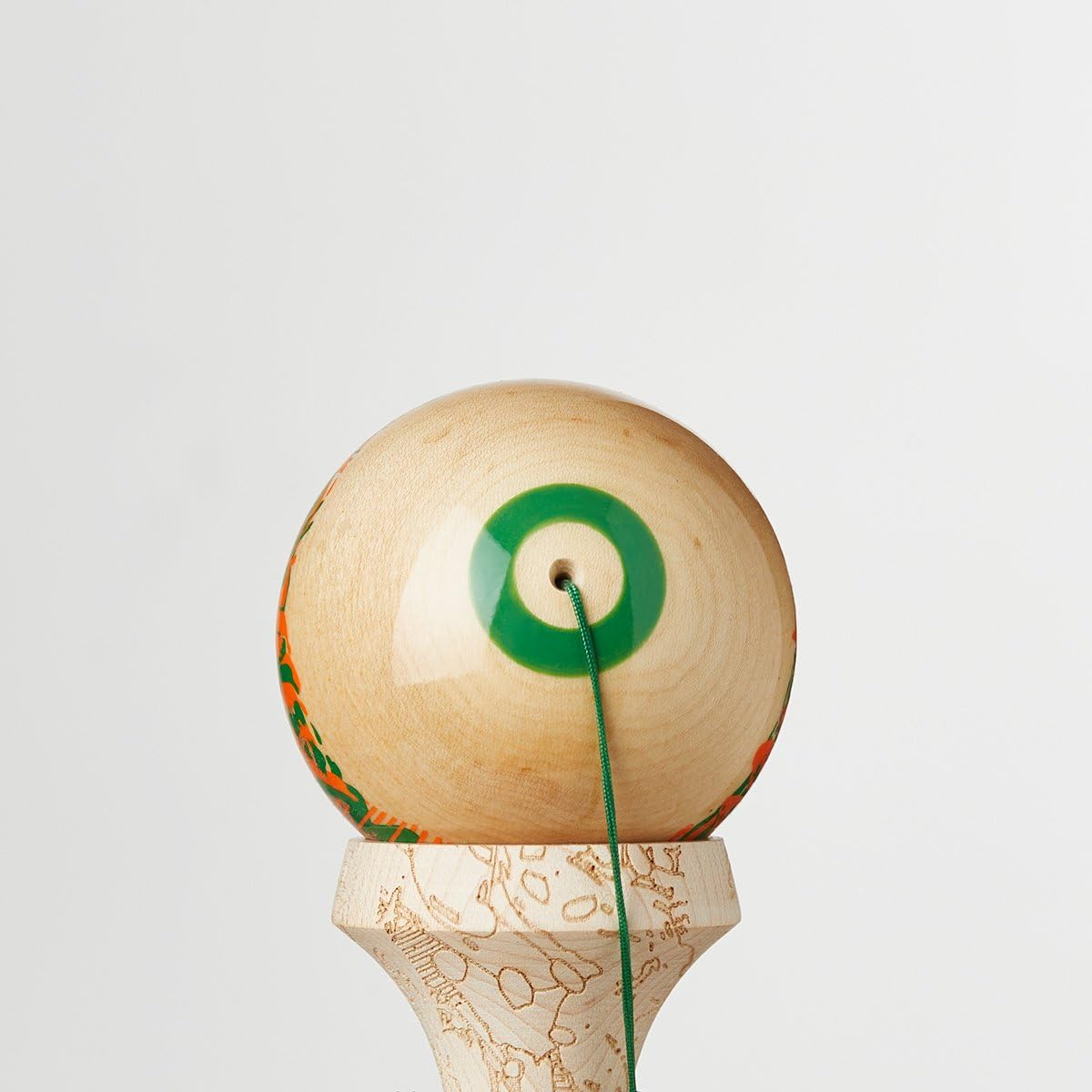 KROM Kendama Unity Equilibrium – de Madera de Arce para Principiantes y avanzados – Juego de Habilidad para Exteriores e Interiores – Juguete de Madera con Cuerda y Pelota – Kendama Skilltoy – Juego