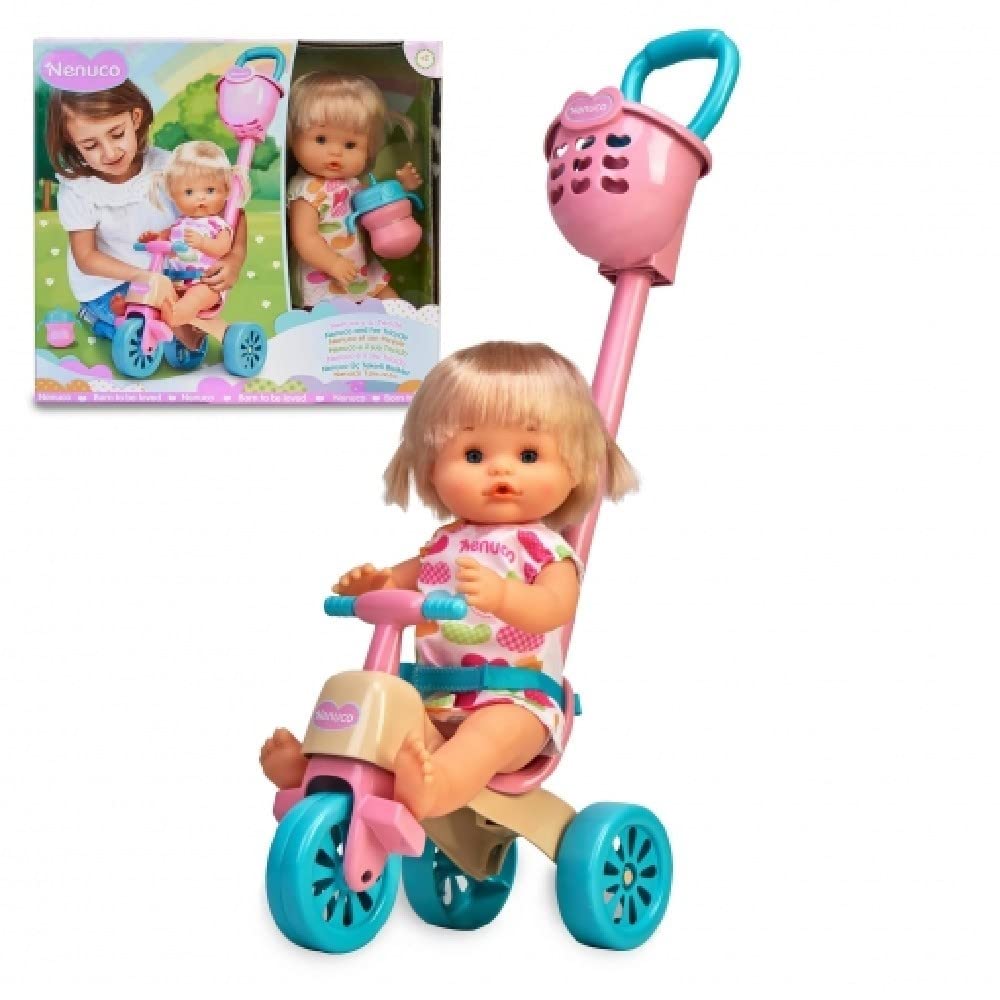 Nenuco - Triciclo, Set Giocattolo con Bambola, Accessori e Triciclo con Ruote e Cintura per portarlo Sempre con Te, per Bambine e Bambini di 3 Anni, Famosa (700017103)