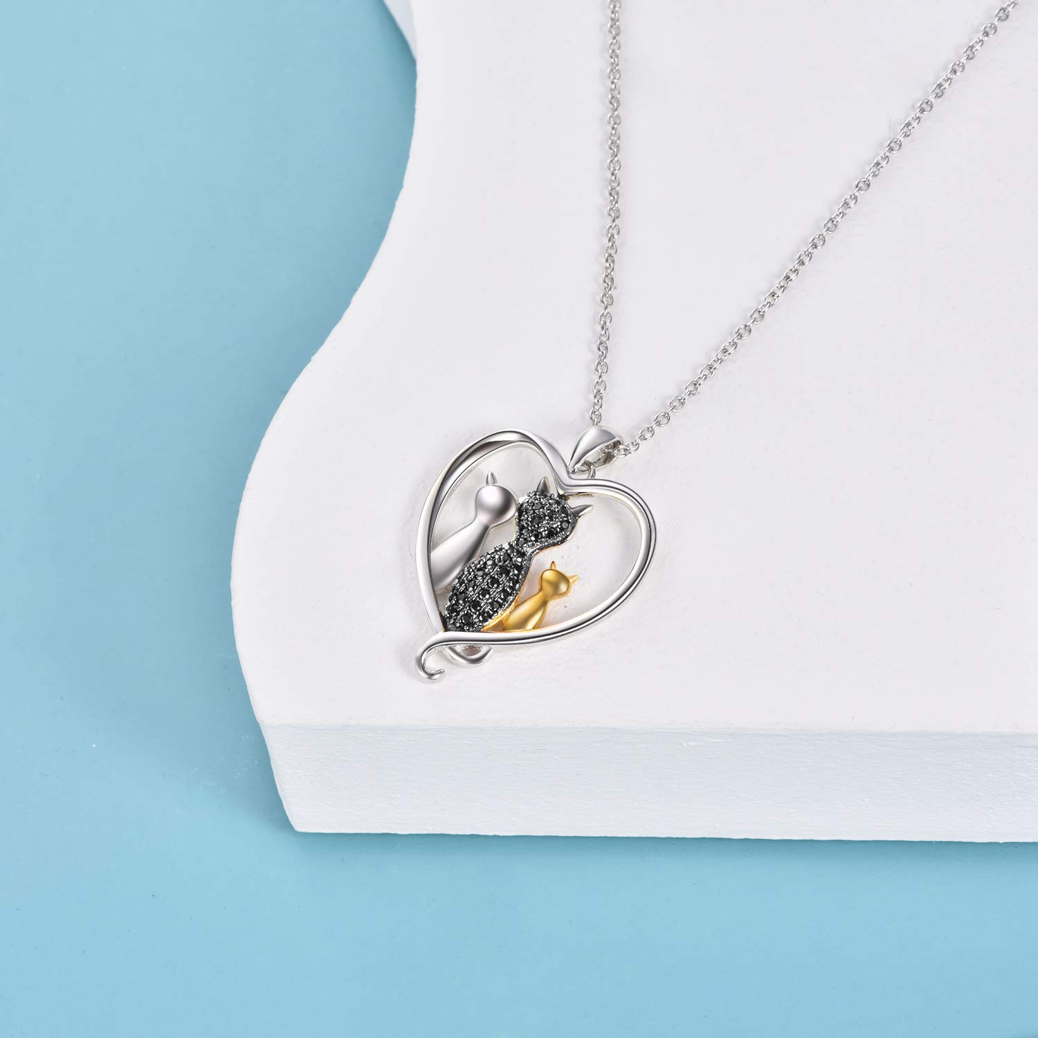 Collar de plata de ley 925 con colgante de corazón de circonita y piedra lunar, colgante de luna, joyería de cumpleaños para mujeres amantes de los gatos, 0.79*1.1 inches, Plata esterlina