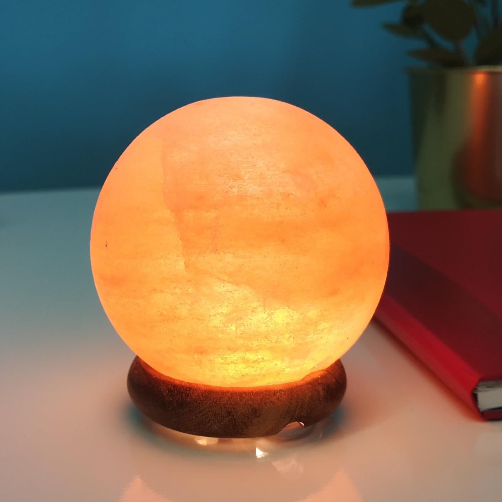 Lampe USB en Cristal de Sel d'Himalaya Naturel Sphère - 100% Authentique - Sculpté à la Main – Base en Bois – Câble Électrique USB Fourni - Environ 500g - Zen’Light, Orange