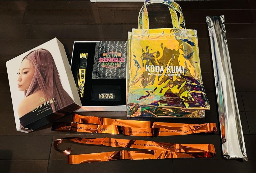 Amazon.co.jp: 倖田來未 ライブ 2024 プレミアム グッズ セット 銀テ 