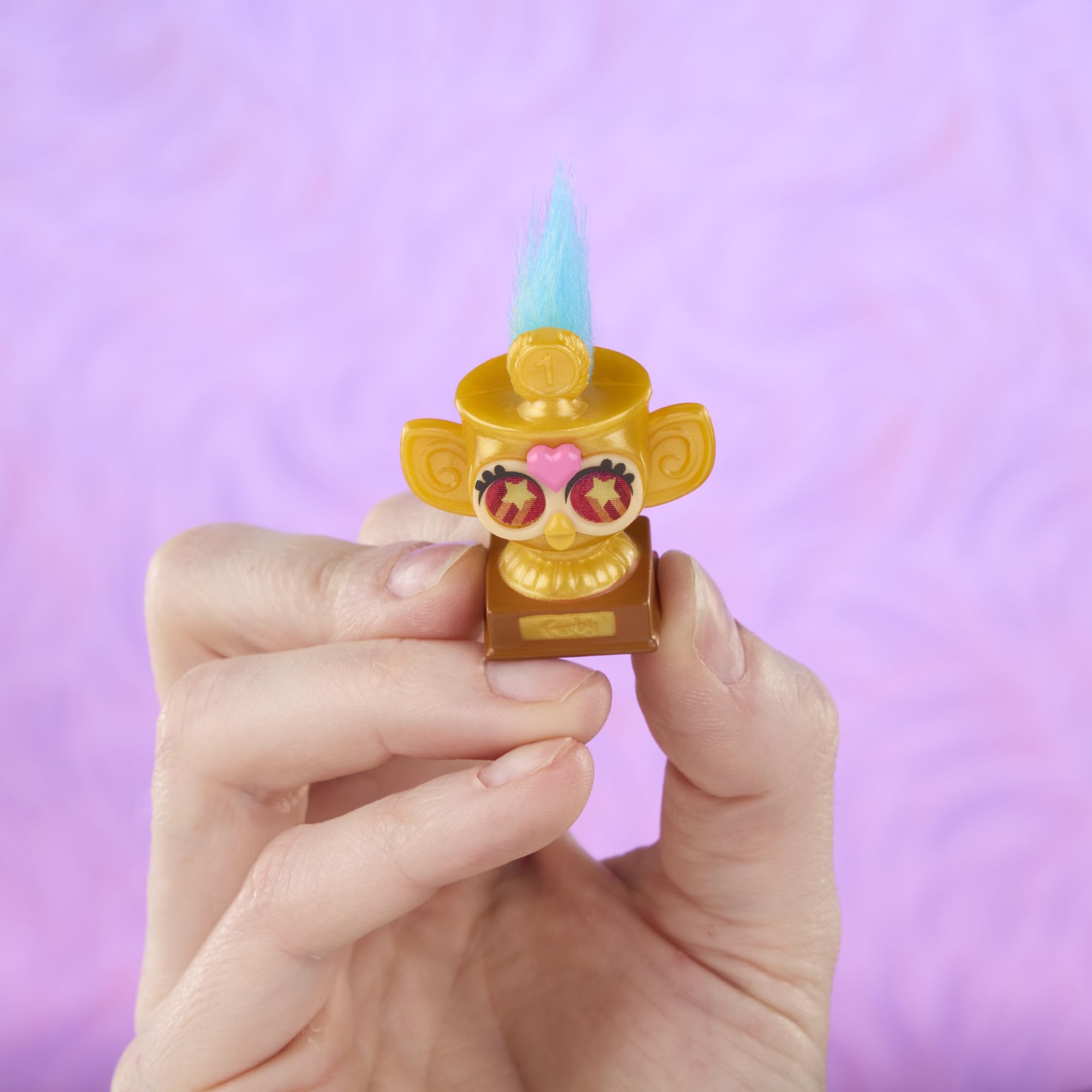 Sześciopak miniaturowych zabawkowych figurek Furby z motywami sportowymi, kolekcjonerskie figurki o wysokości 2,54 cm, wiek: od 5 lat