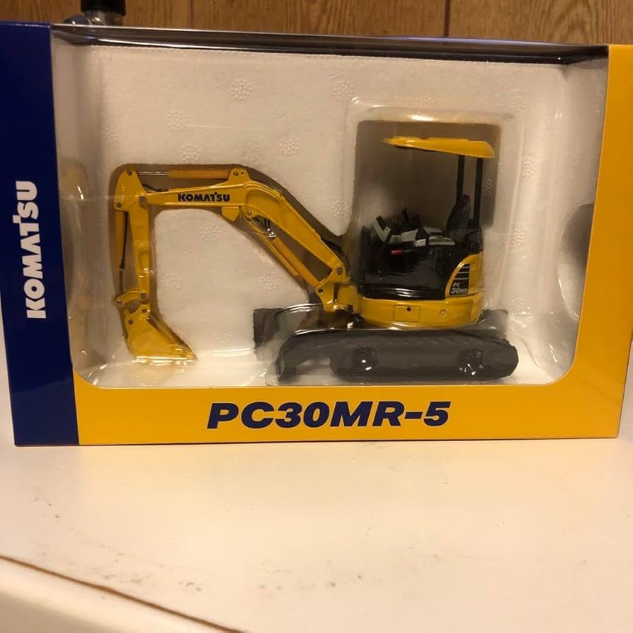 Amazon.co.jp: Komatsu PC30MR-5 1/32 : Toys & Games