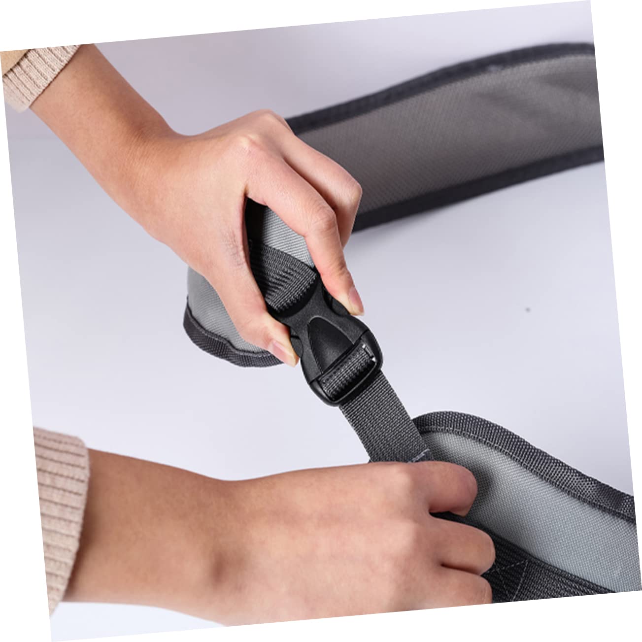 GRIRIW Pet Purse Mesh Sling Bag Easy Access Zipped Pet Carrier Bag Portable Dog Sling for Safe Comfortable Suitable for Travel or Camping