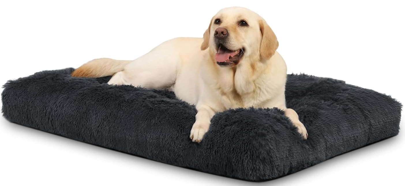 Tissu peluche doux et base antidérapante pour ce matelas grand chien