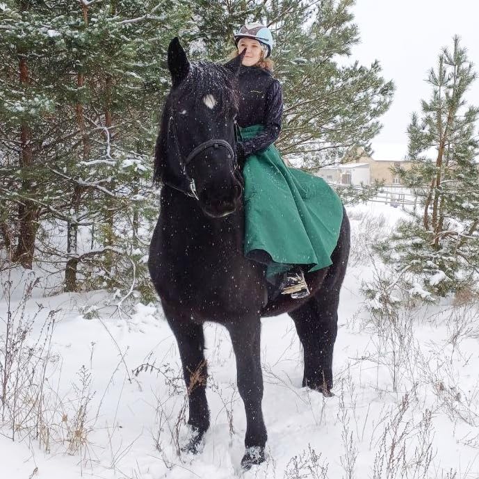 Green equestrian skirt for women - Winter insulated riding apparel long - Equine gear for girl3