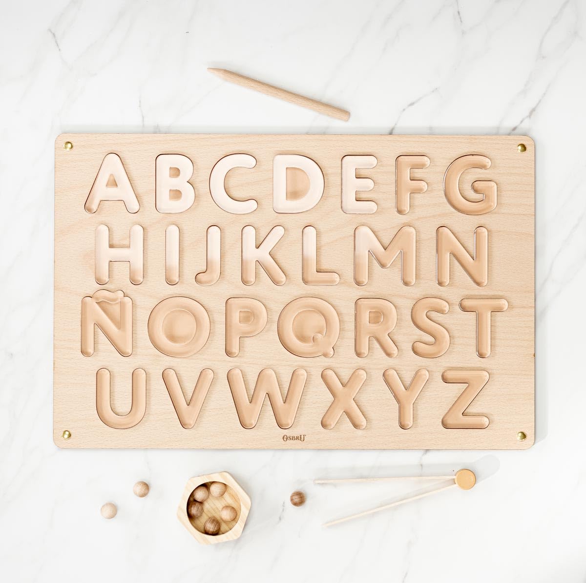 Abecedario Encajable en Mayúsculas para Lectoescritura y Motricidad Fina | Juego Montessori de Letras | Juguetes Educativos | Incluye Ñ | Acrílico Transparente | Español