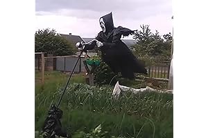 Flying Scream Scarecrow: The Eerie Guardian of Your Halloween Nights