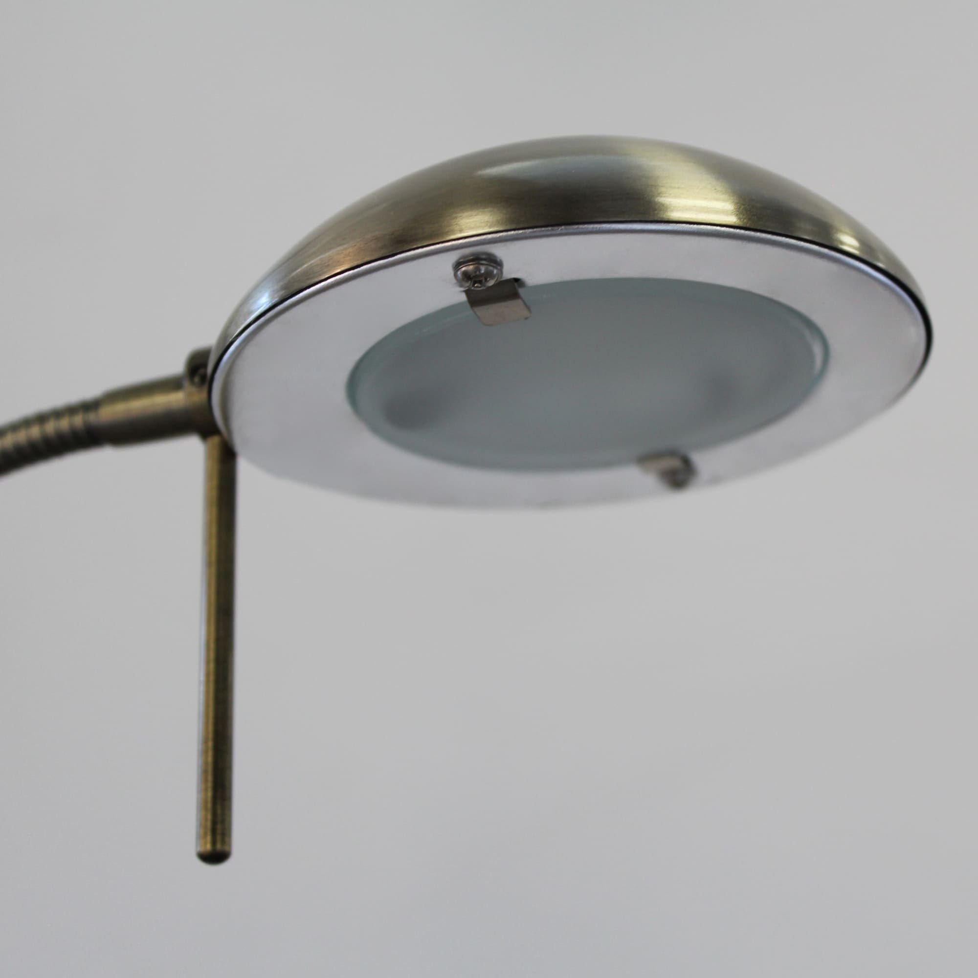 wonderlamp Lámpara de pie LED Olimpia (18W+5W). Brazo flexible para lectura. Luz regulable con repisa cristal y cargador USB, color cuero