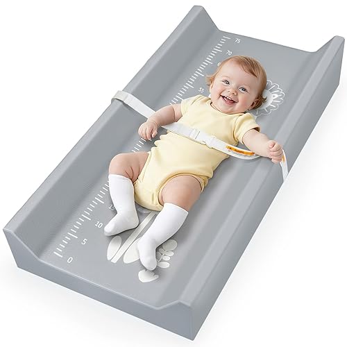 juman Cambiador de bebé de cuero vegano, cambiador impermeable y lavable con regla de altura infantil y correa de seguridad, tapete cambiador de