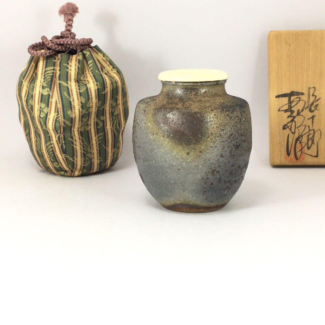 Amazon.co.jp: 木村長十郎友敬 備前肩衝茶入 共箱興楽園木村純雄 