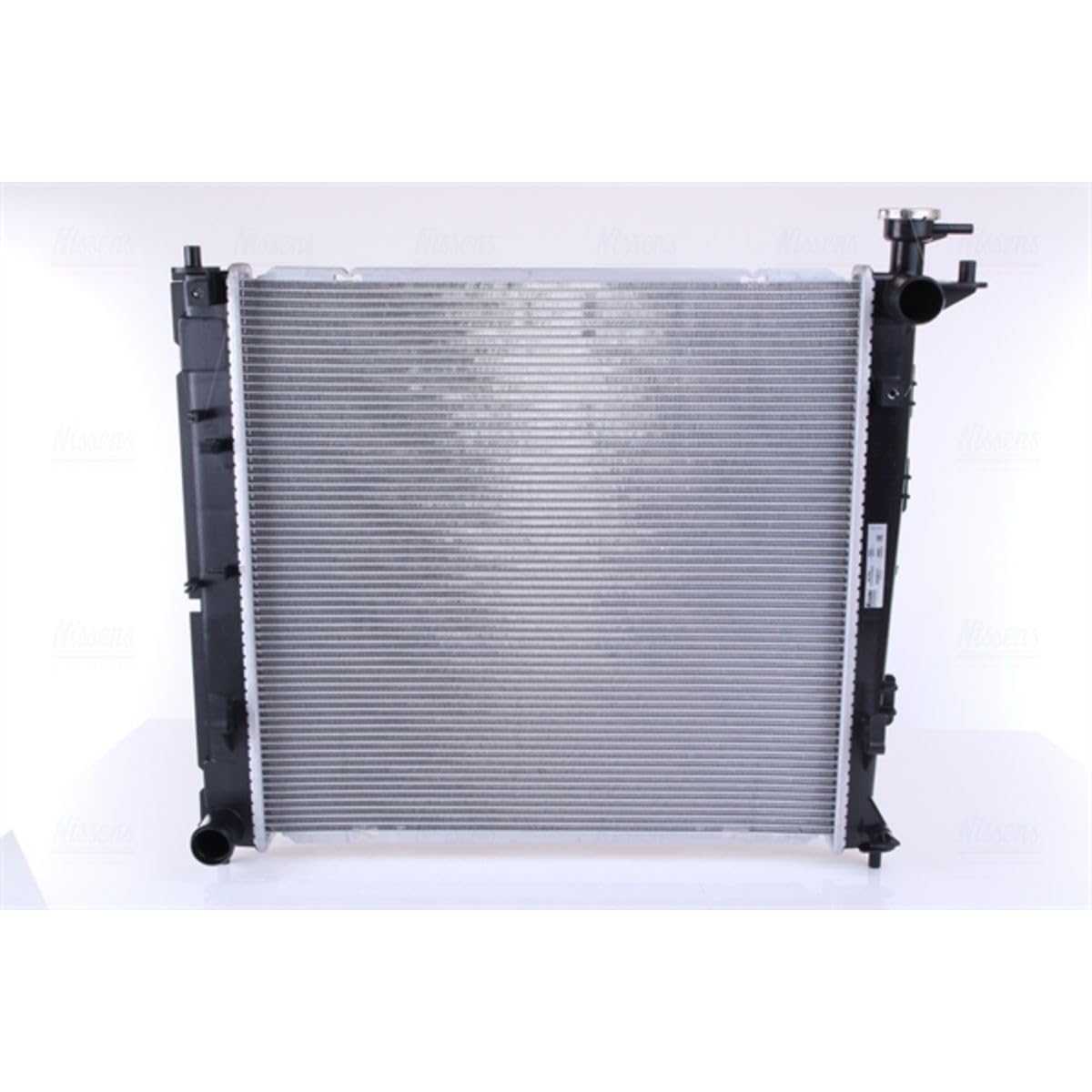 NISSENS Radiatore, Raffreddamento motore 66762 Compatibile con: KIA CARENS IV