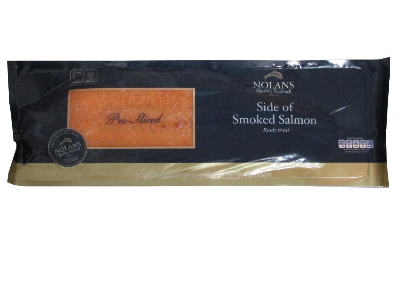 Lachs aus Irland, mild geräuchert, 1 kg-Lachsseite, geschnitten.