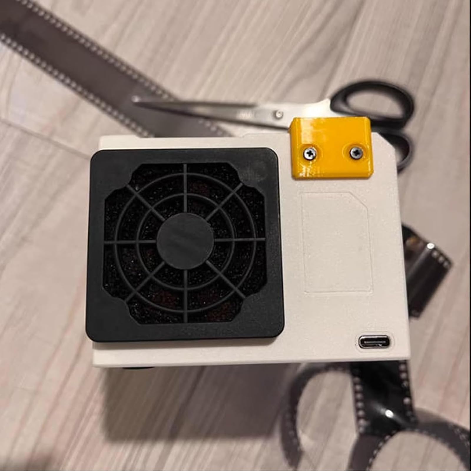 Removedor de polvo eléctrico antiestático con cepillo de limpieza a presión ajustable para uso en salas oscuras y tiendas de fotos