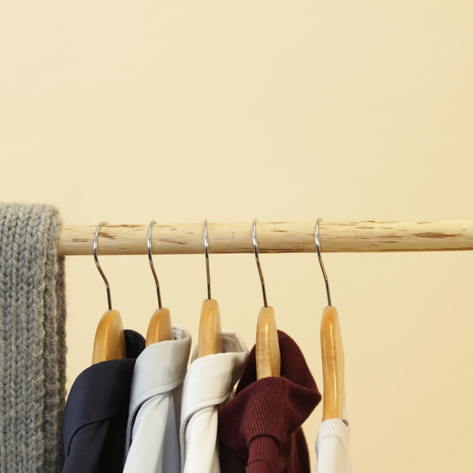 Produktbild von Hängegarderobe „Naturbursche" Mit Seil Und Geschältem Stock
