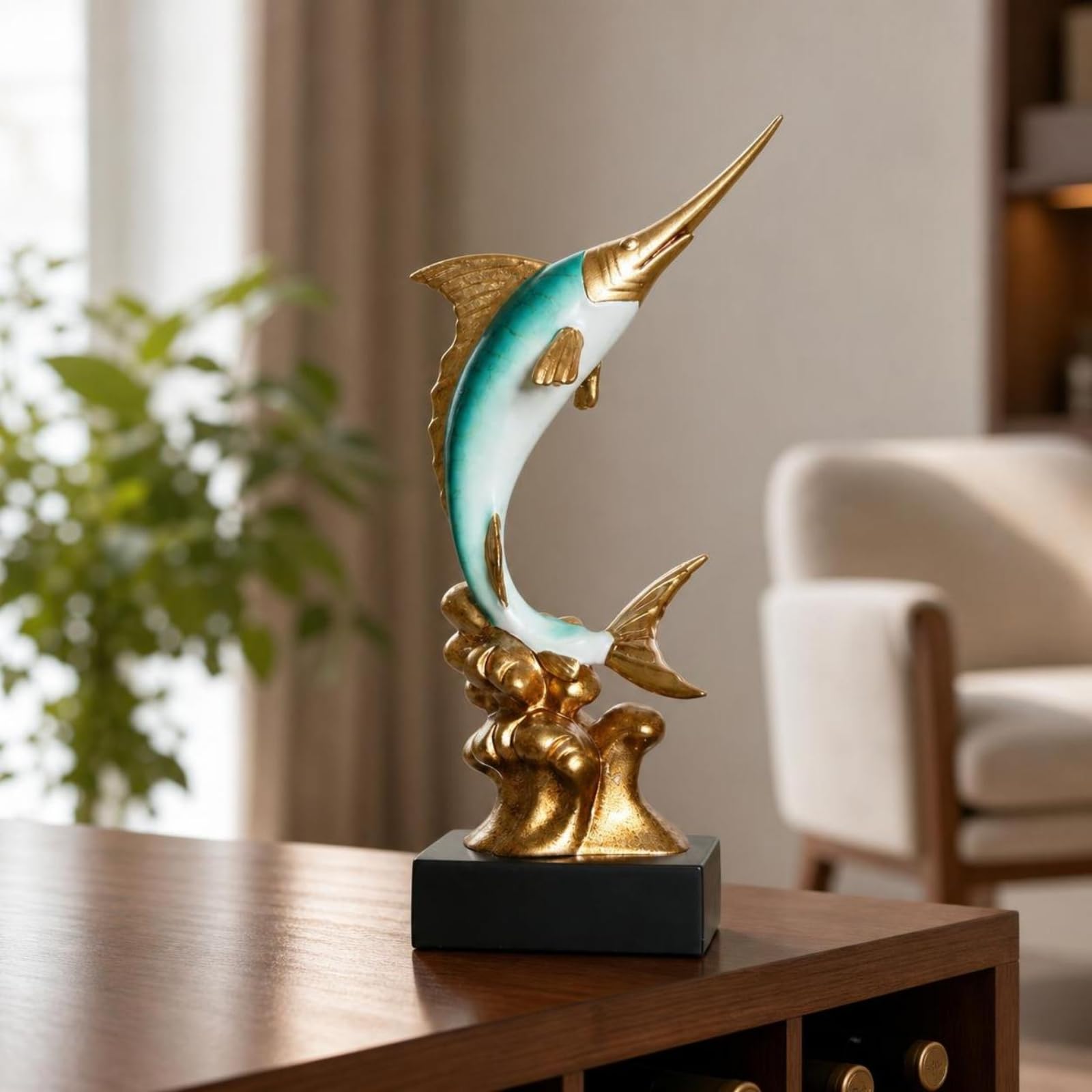 Ozeanisch Schwertfisch-Figur, Europäischer Schwertfisch, Variante A, Höhe 43 cm, Länge 20 cm, Breite 10 cm, Korallenrot A