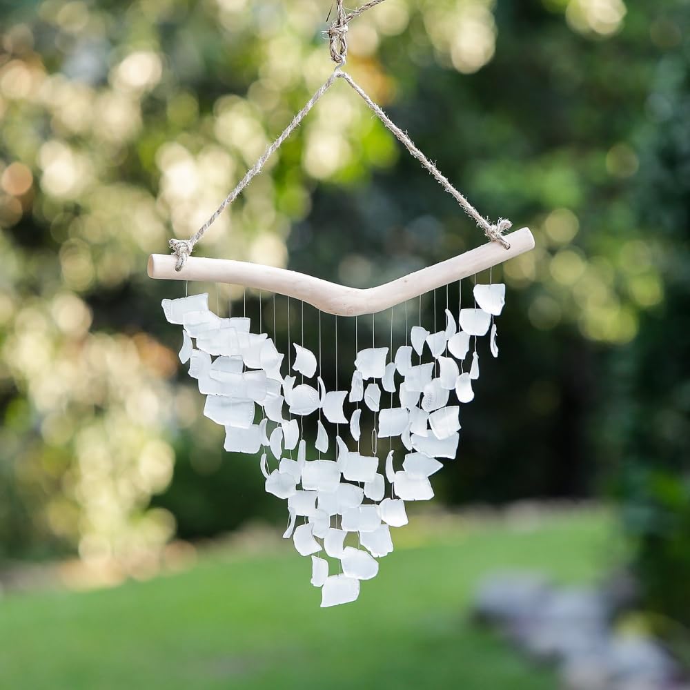 Blanco – Campana de viento hecha a mano con diseño de mariposa reciclada de cristal reciclado para colgar en la playa, decoración de playa (grande)