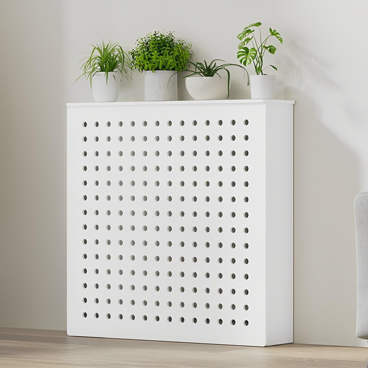 Cache-radiateur blanc moderne pour habiller le couloir et décorer le salon avec élégance