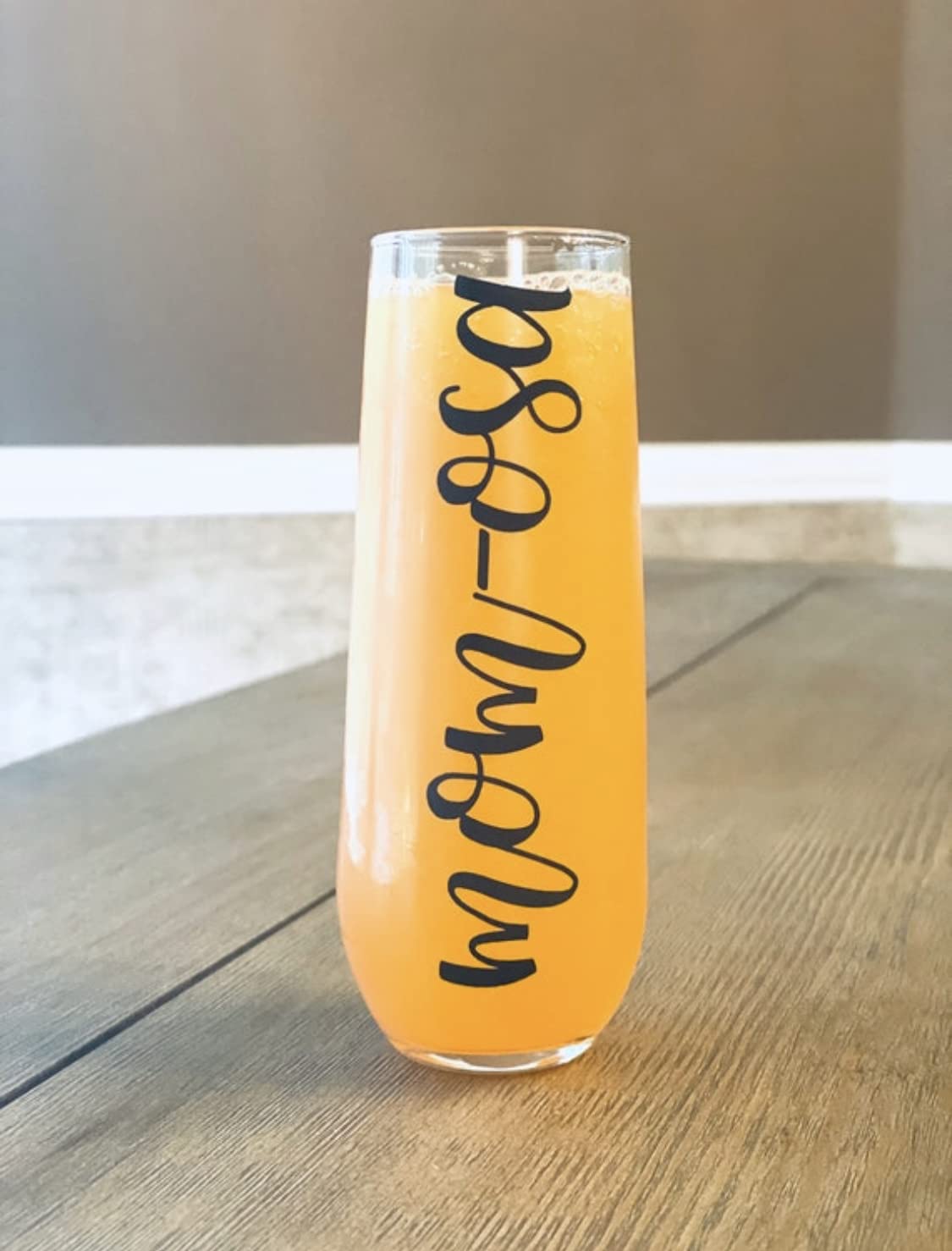 Mom-osa stemless champagne flute. Mimosa glass. Funny mom glasses. Funny champagne glass.