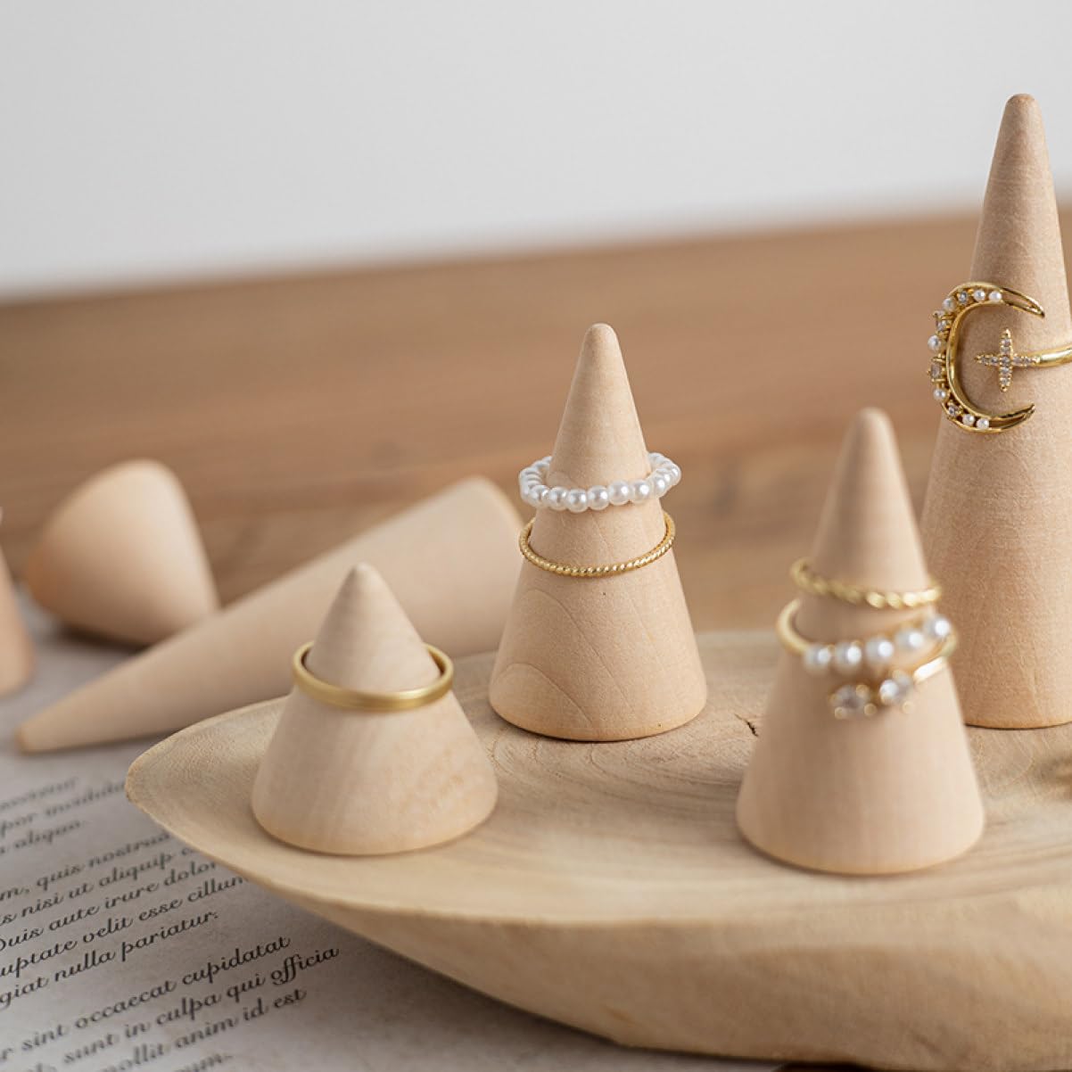 Amazon｜TMOQITO リングスタンド 同色3個セット 指輪スタンド リング