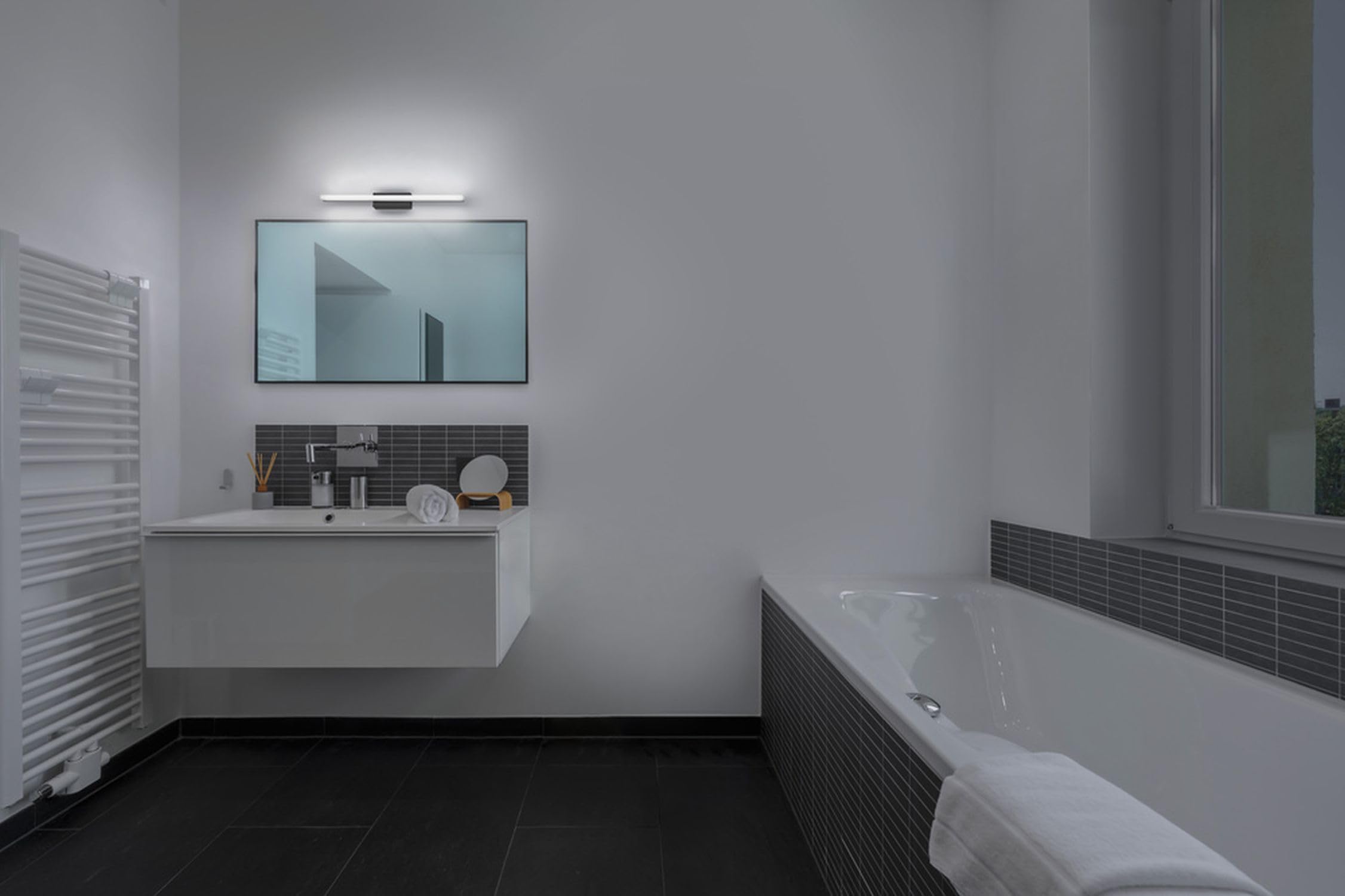Licht-Erlebnisse LED Spiegelleuchte Aluminium Schwarz 3000-4000 K Touch dimmbar Click-CCT IP44 modern WC Flur Gästezimmer L:40 cm Wandlampe Badezimmer