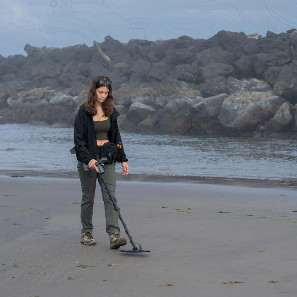 MINELAB Vanquish 560 Fully-Automatic Lightweight Waterproof Metal Detector with Multi-IQ Technology, Includes V12X 12" Double-D Coil and Wired Headphones