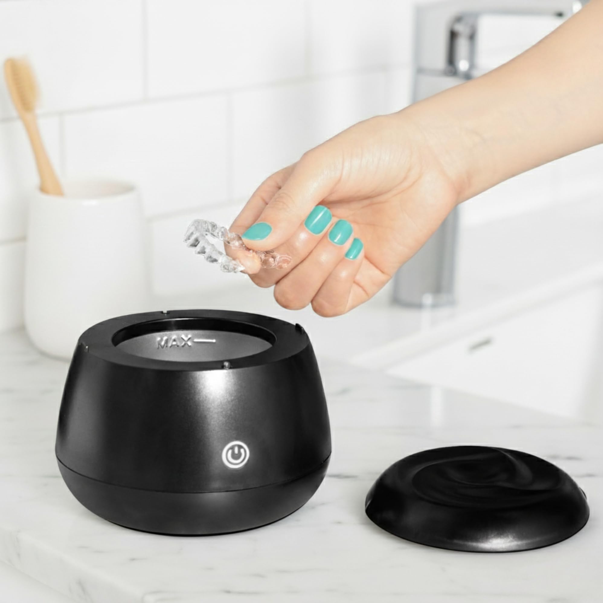 Pulitore per Retainer Ultrasonico 48kHz – Pod Dentale per Invisalign, Protesi e Paradenti – Macchina per Pulizia Profonda per Retainer e Night Guard – Serbatoio da 200ML, Funzione One-Touch – Nero