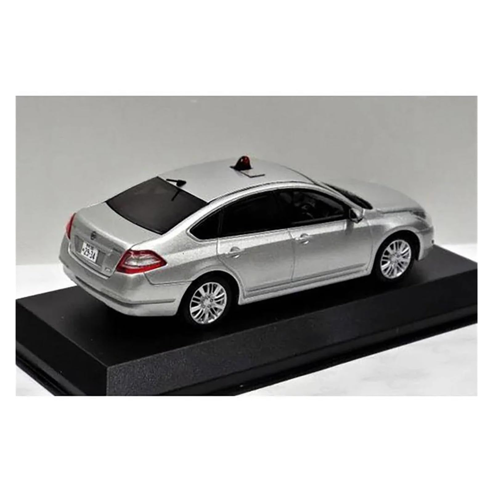 Metallo Scala Replica 1 43 per Nissan Teana J32 250xv modello in lega pressofusa per auto della polizia giapponese collezione di decorazioni per la casa Hobby Veicoli Giochi Set