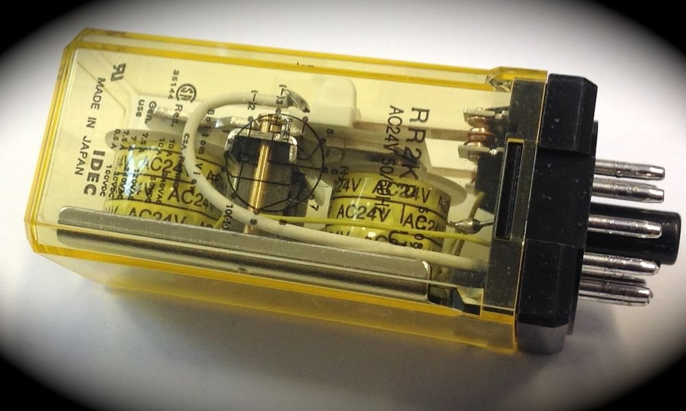 IDEC RR2KP-UAC120V 10 AMP, 120 VAC Coil, 50/60 HZ, 8 PIN Terminal, Double Pole, DPDT, Latching Relay, Panel Mount, Plain Style, Plug-in Contact, RR Series